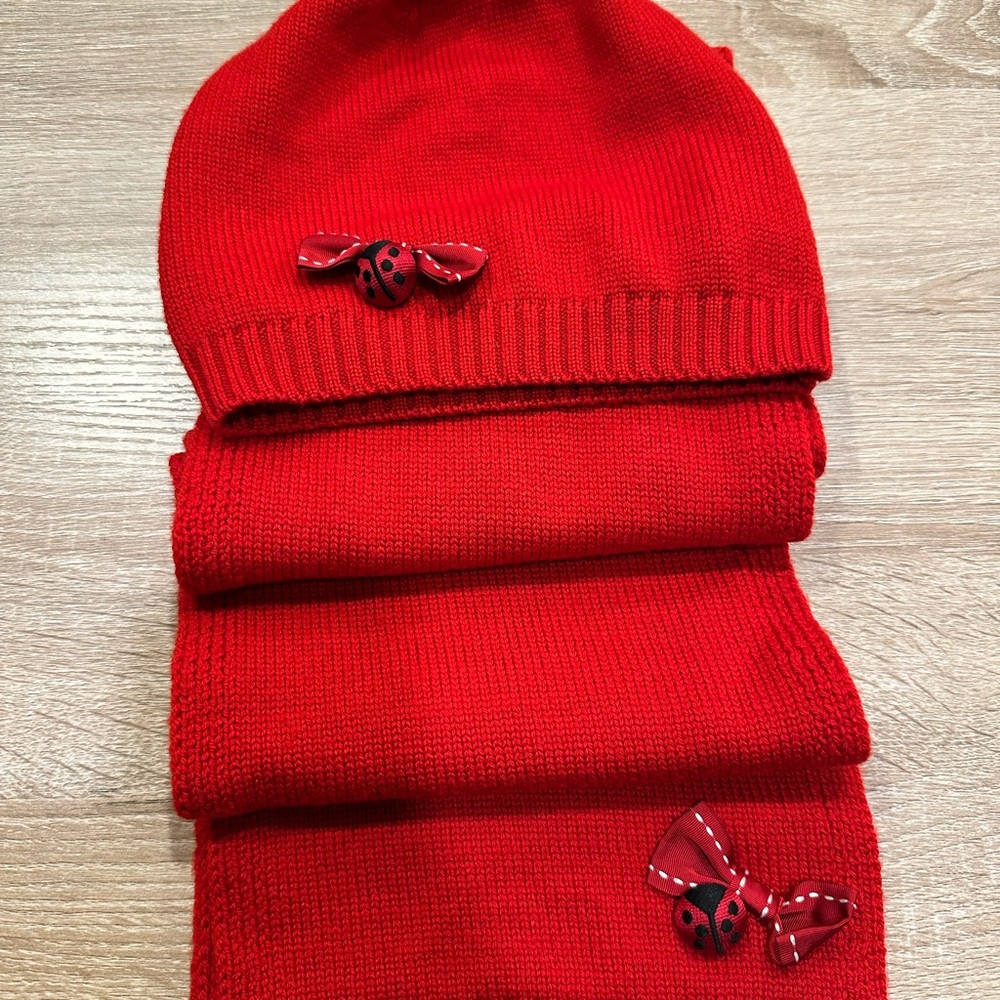 Dolce & Gabbana Red Kids Beanie and Scarf Set